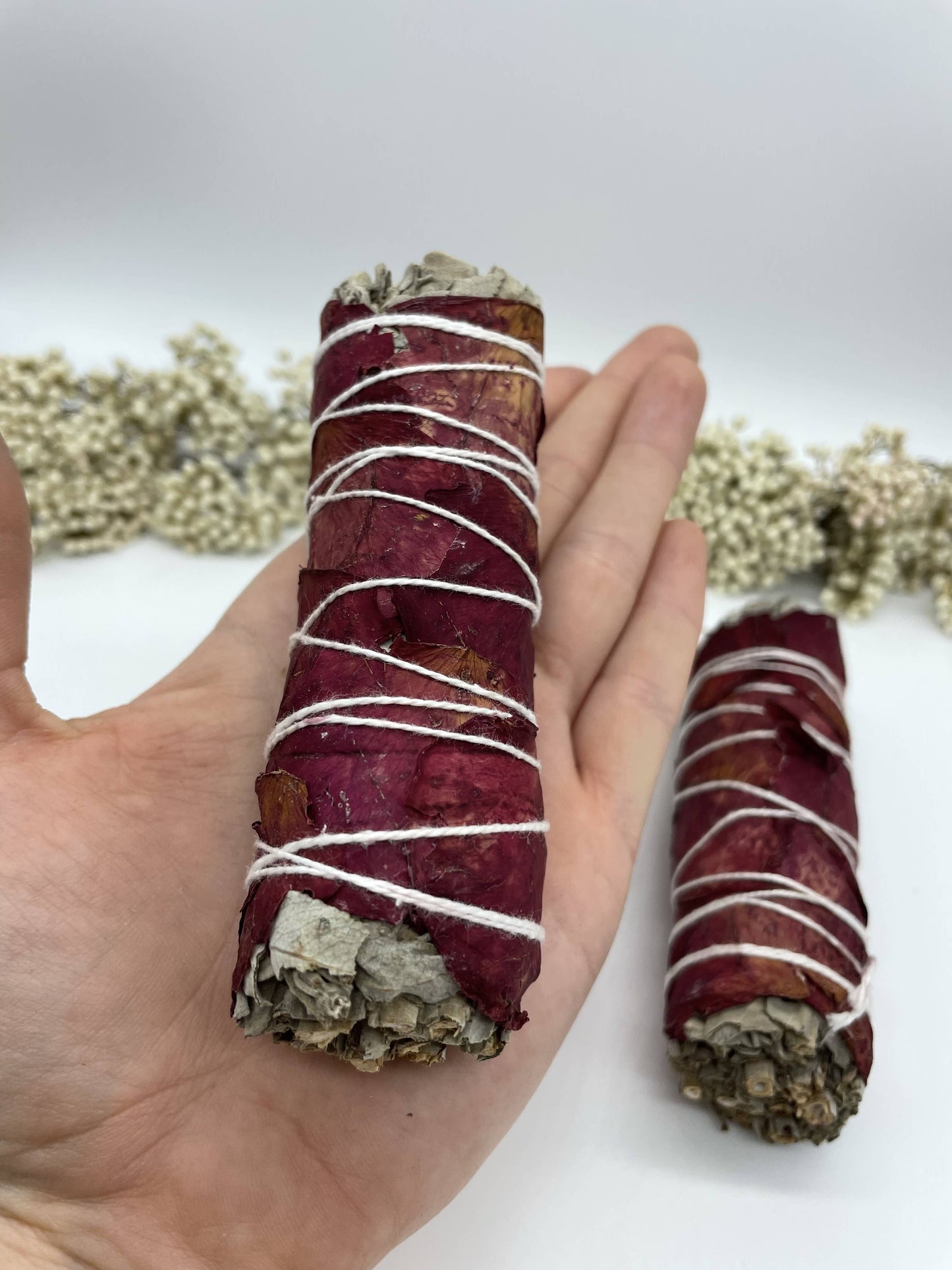 Weißer Salbei Smudge mit Rosenblättern S
