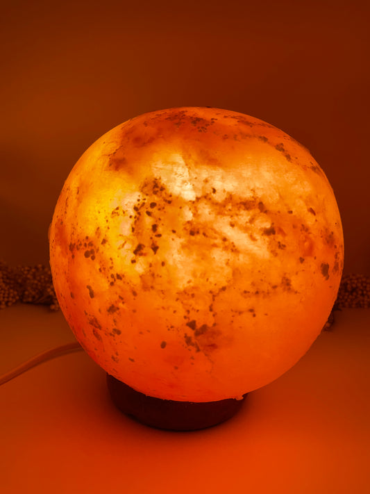 Salzlampe in Kugelform