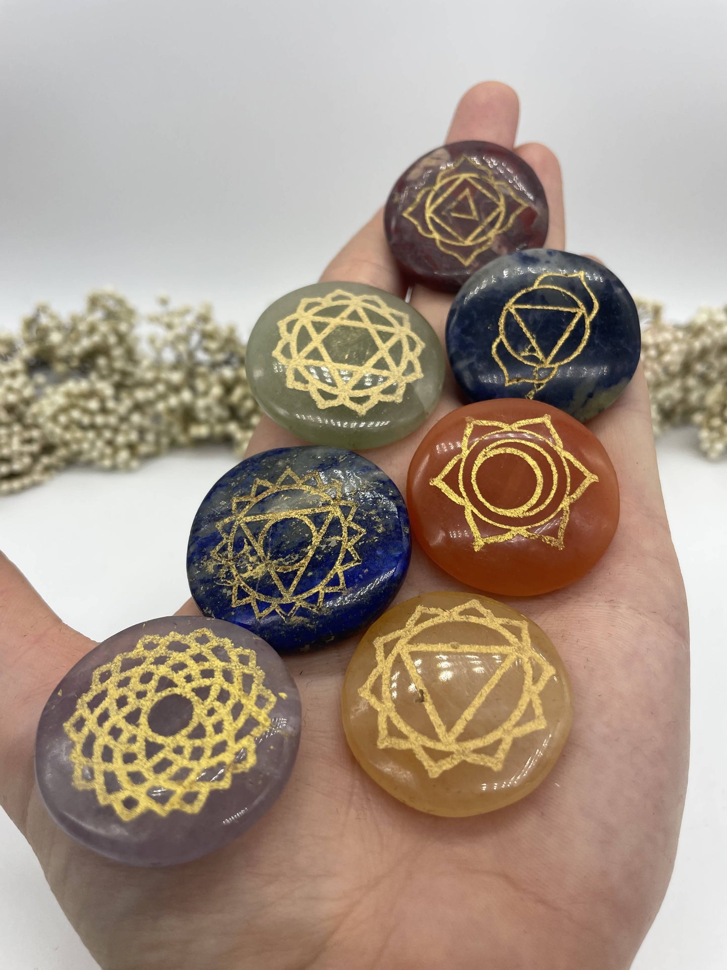 Edelstein Set 7 Chakra Symbolsteine rund